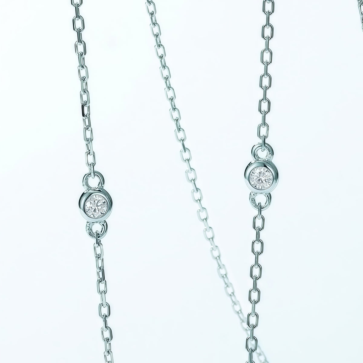 1.36ct Geometric Lab-Created Emerald Dancing Stone Necklace | Dapaza