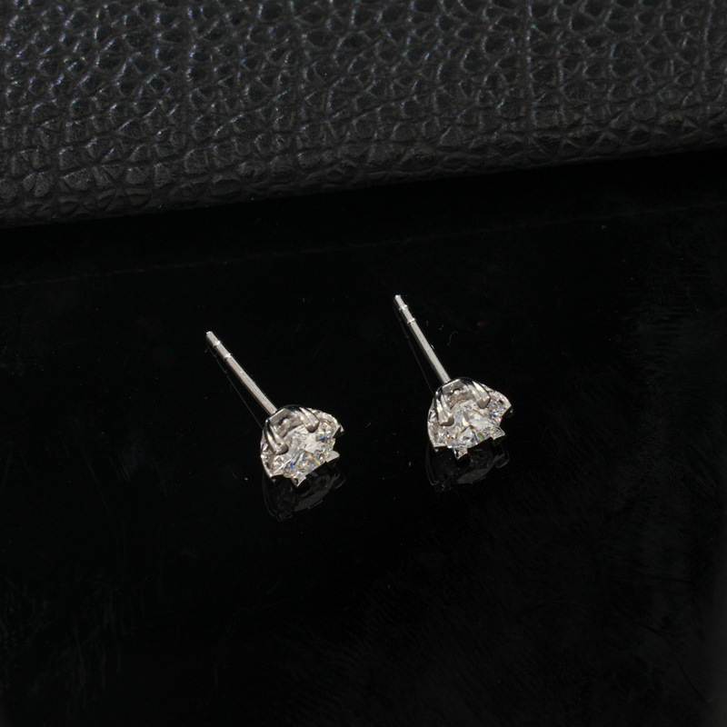 1ctw Round Lab-Grown Diamond Heart 6-Prong Stud Earrings | Dapaza