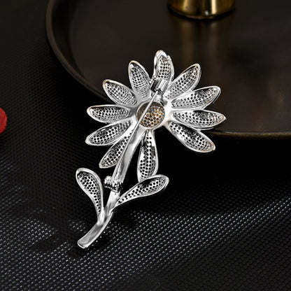 Dapaza Versatile Daisy Brooch Corsage