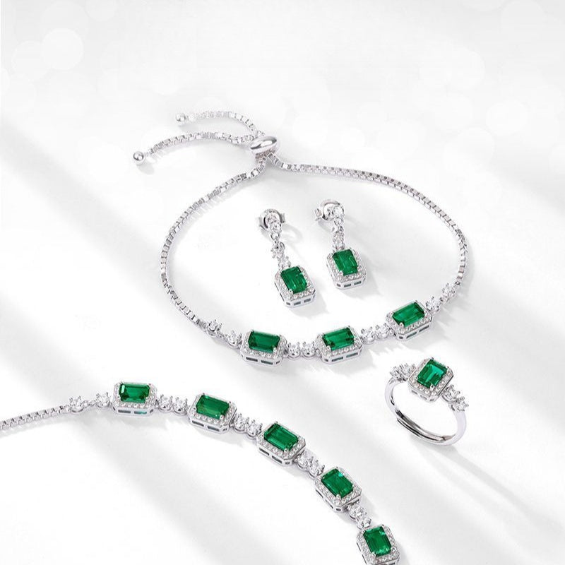 Lab-Grown Emerald Clavicle Necklace - S925 Sterling Silver Halo Pendant