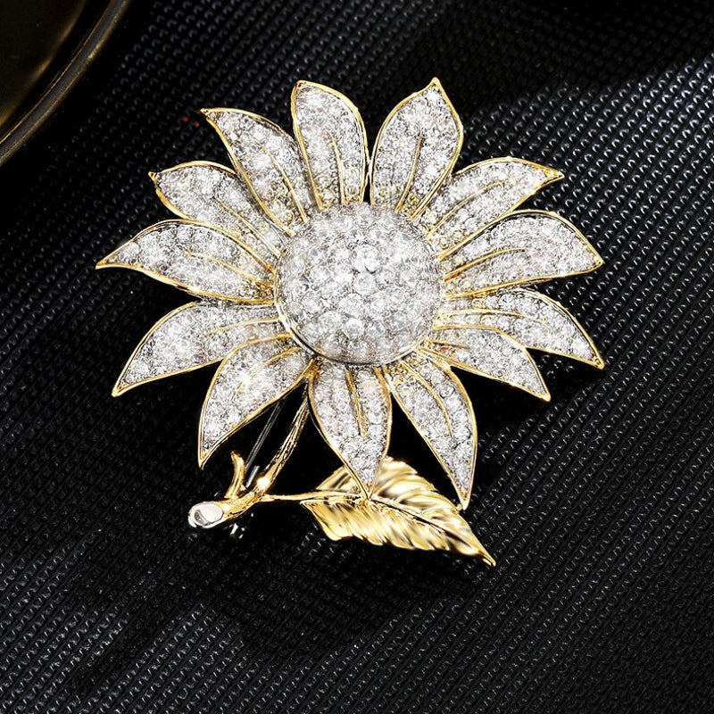 Dapaza  Elegant Sunflower Flower Pin Brooch