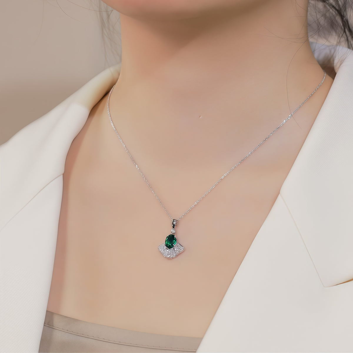Premium Dapaza Fan-Shaped Lab-Grown Emerald Pendant Necklace | S925 Sterling Silver