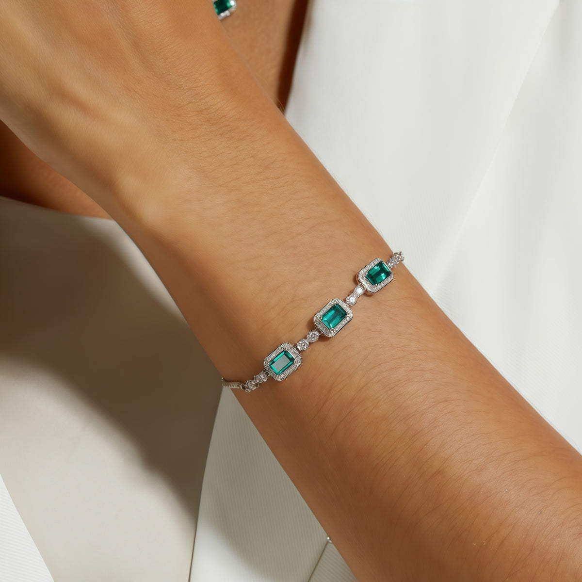 Premium Dapaza Artisan Lab-Grown Emerald Tennis Bracelet | S925 Silver Diamond Accent