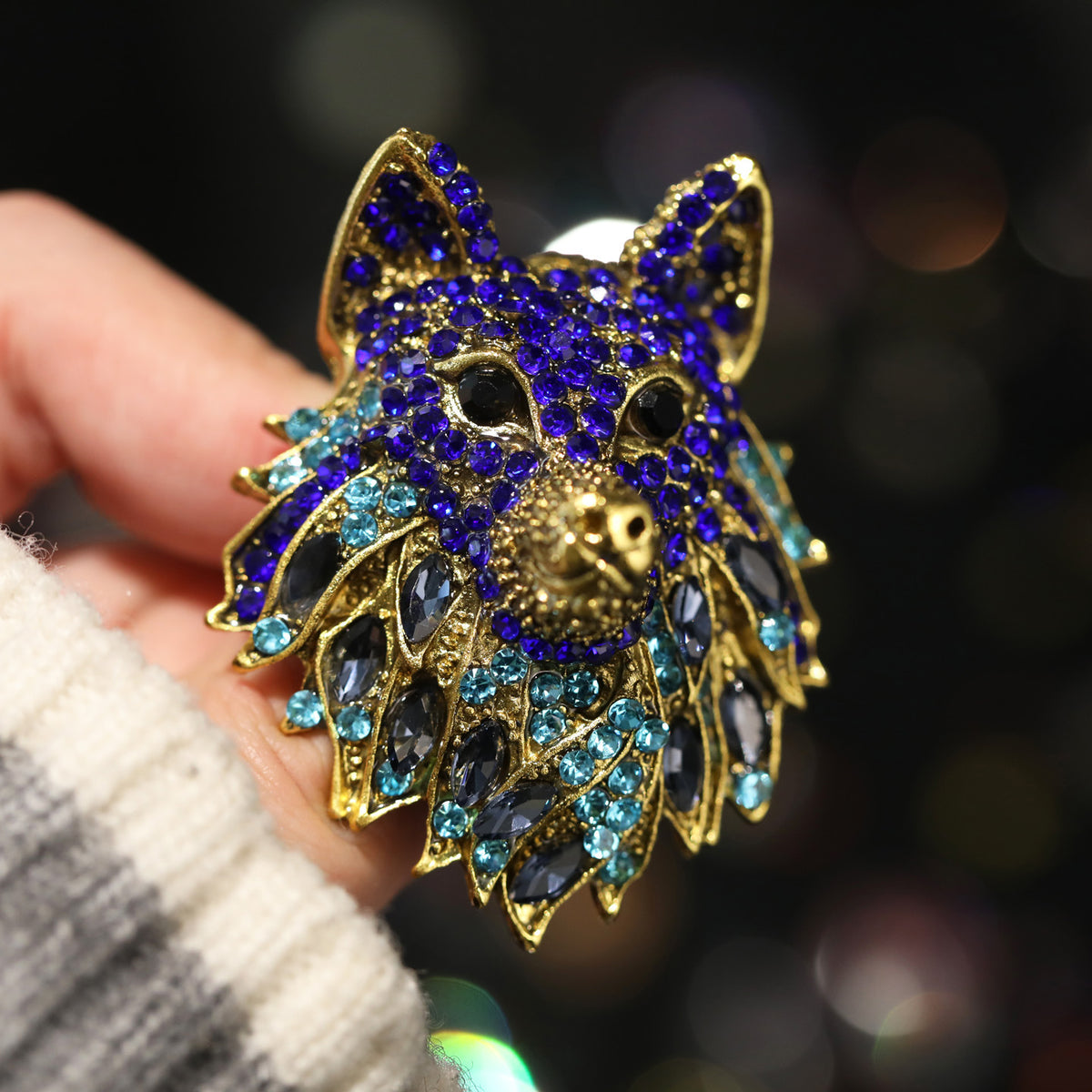 Retro Rhinestone Wolf Head Brooch