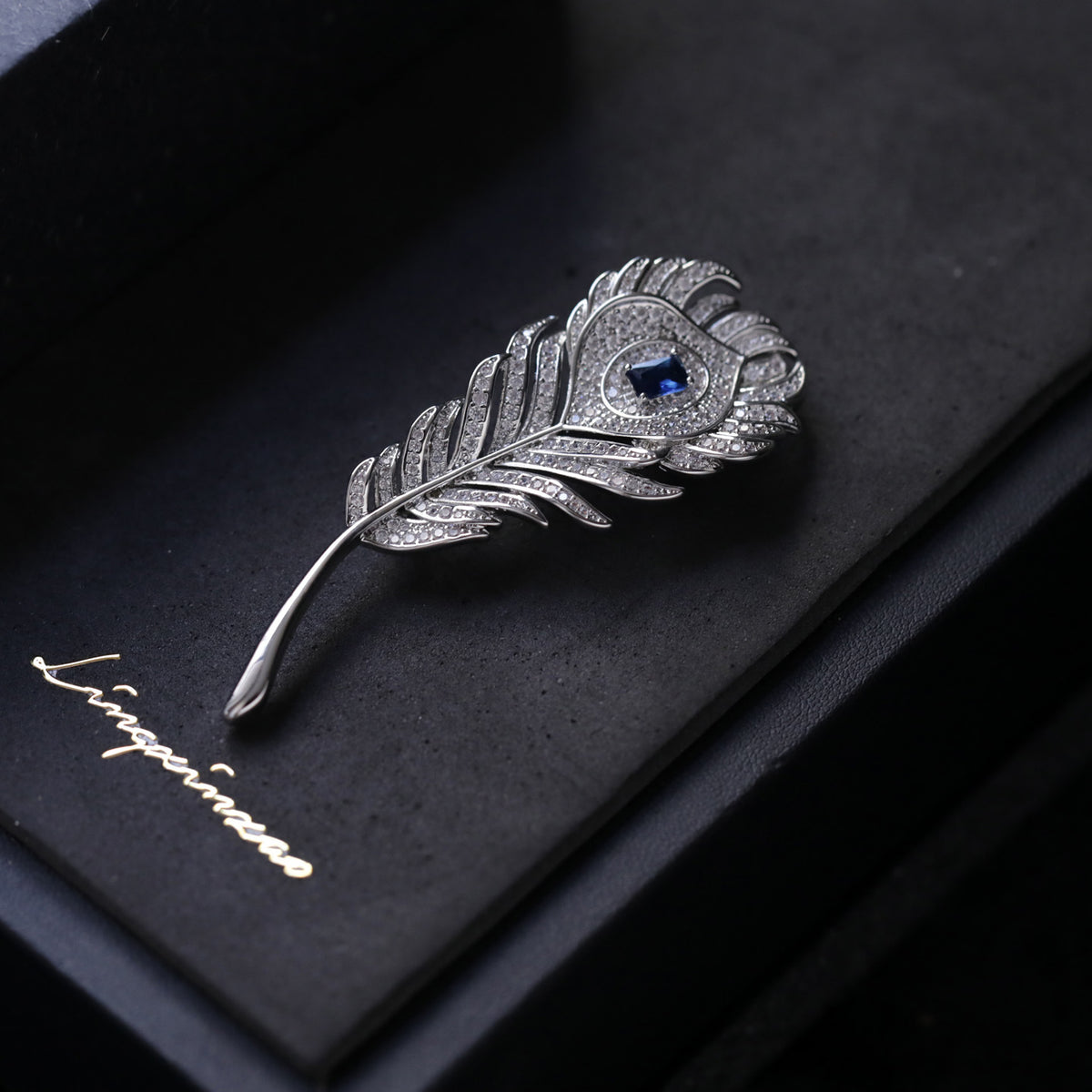 Feather Brooch, Diamond-encrusted Hepburn Fashion Personalized Clothing Accessories