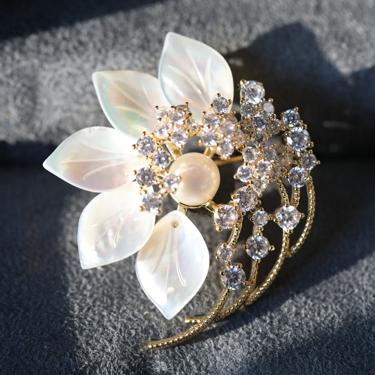 Freshwater Pearl Shell Flower Brooch