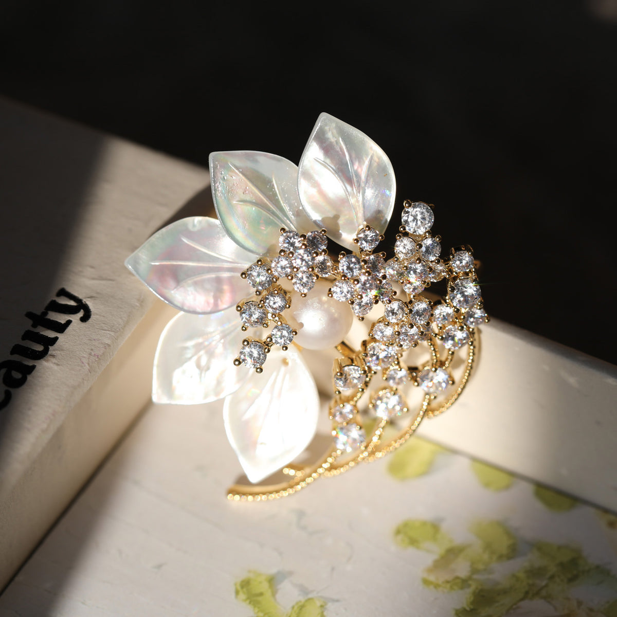 Freshwater Pearl Shell Flower Brooch