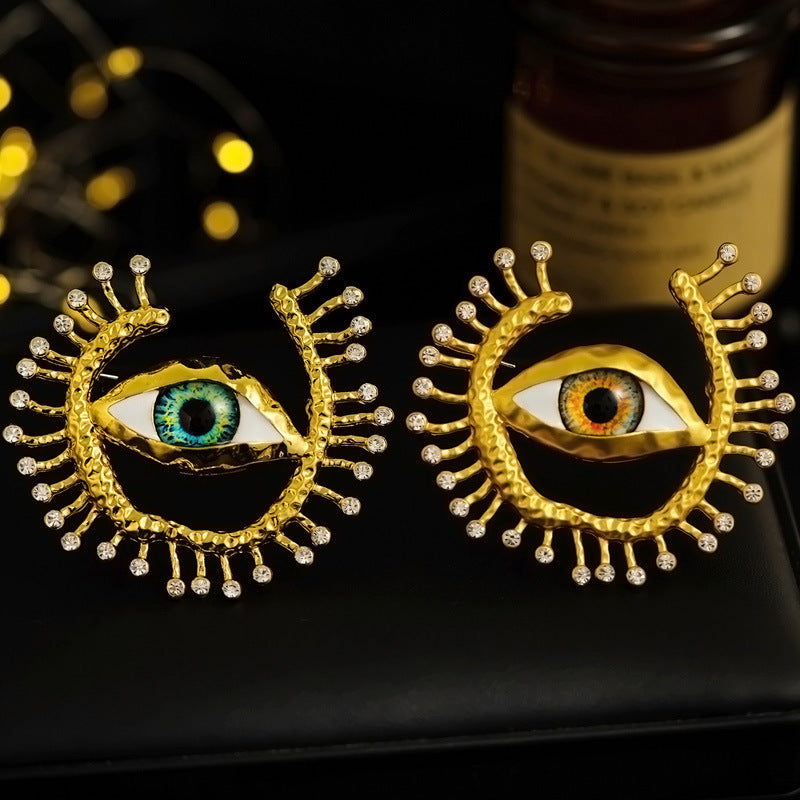 Vintage Gold Statement Eye Brooch