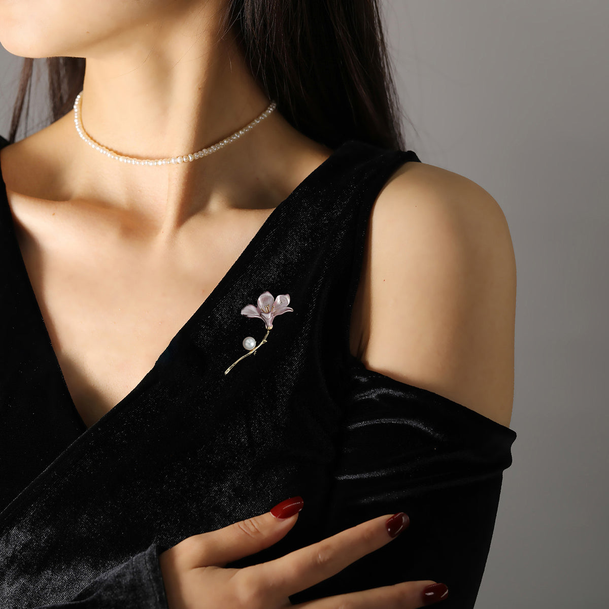 Dapaza Natural Freshwater Pearl Enamel Magnolia Brooch
