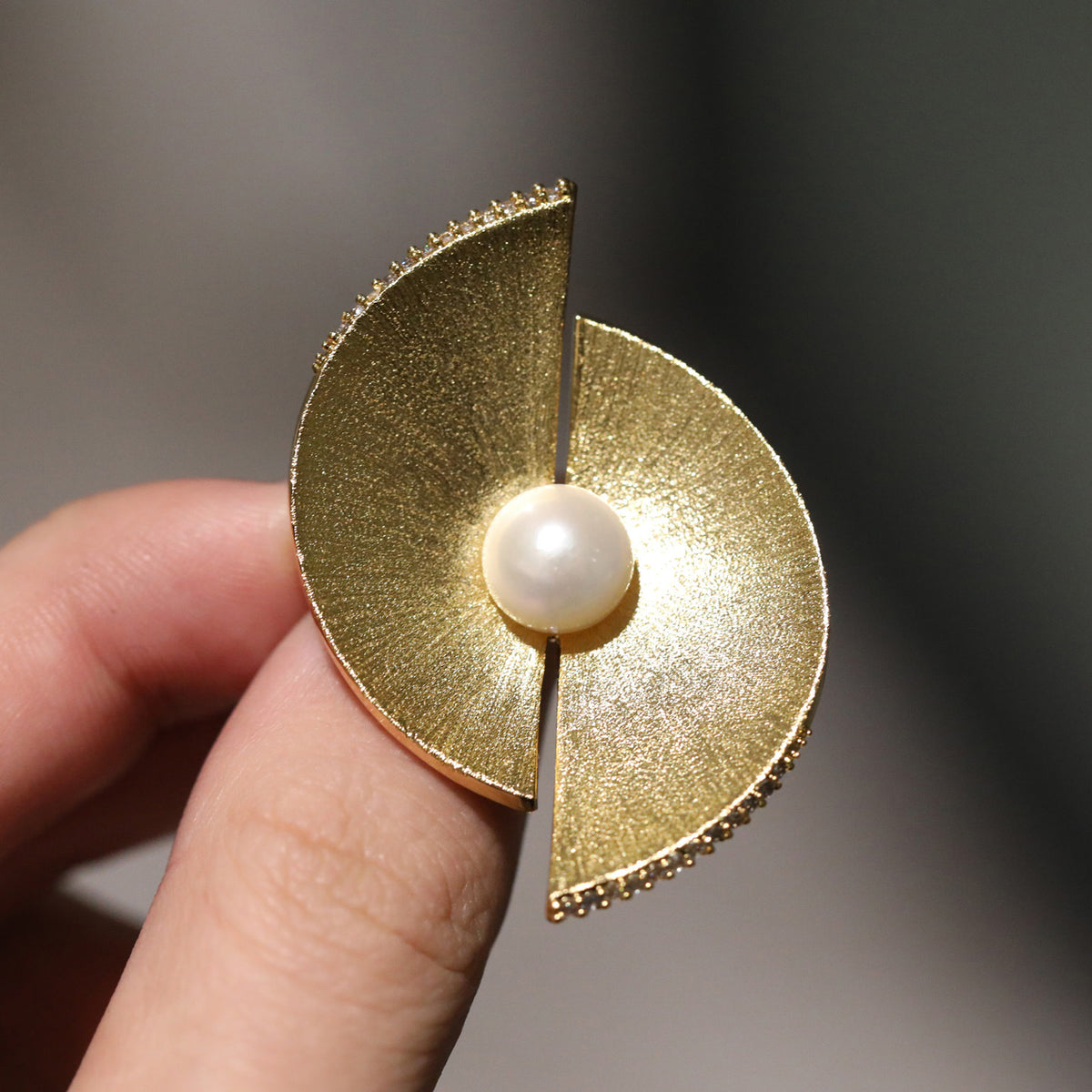 Gold Freshwater Pearl Semicircle Brooch