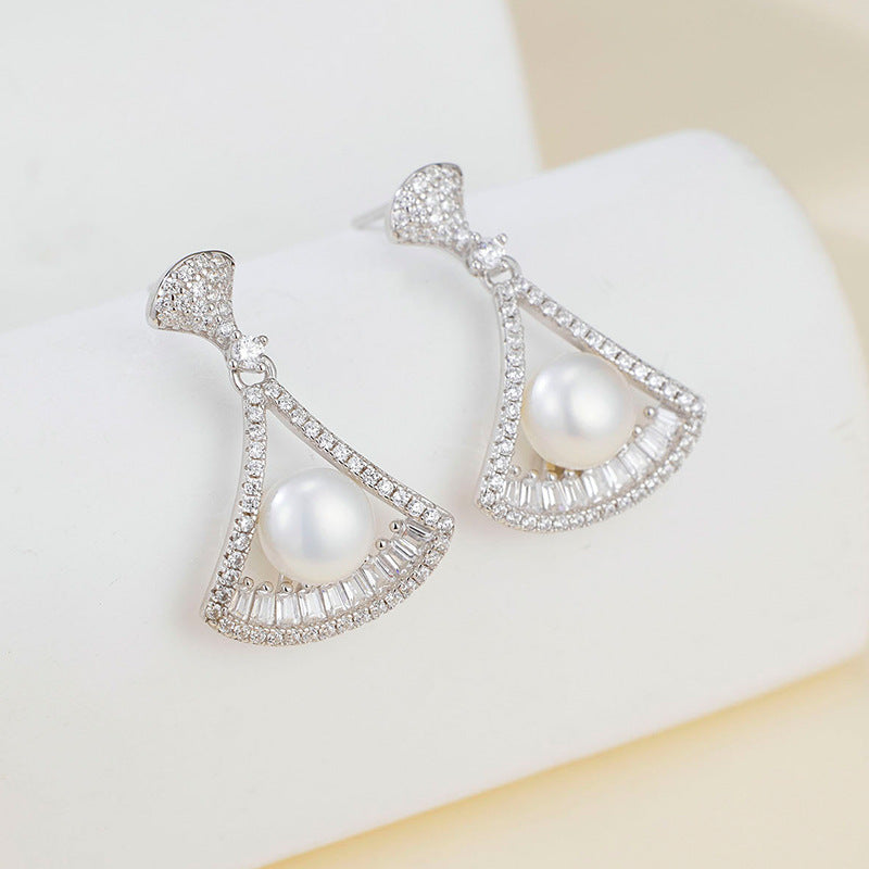 S925 Sterling Silver Australian White Shell Pearl Earrings - Luxurious, High-end Design, Exquisite Stud Earrings for Dresses