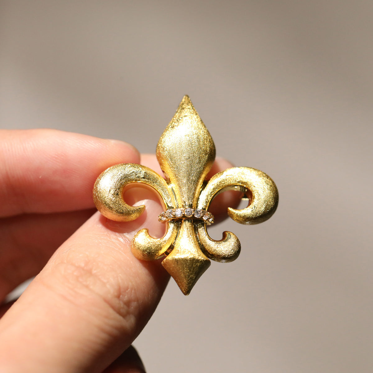 Antique Gold Braided Iris Brooch