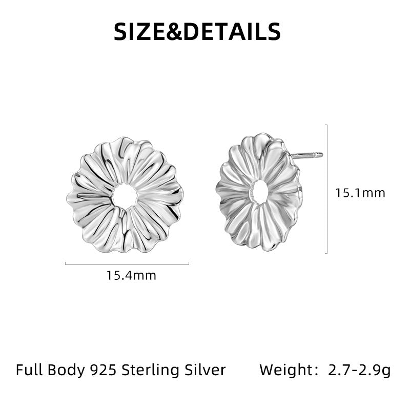 Elegant and Sophisticated S925 Sterling Silver Daisy Stud Earrings, Minimalist Style, New and Unique Design