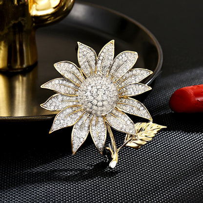 Dapaza  Elegant Sunflower Flower Pin Brooch