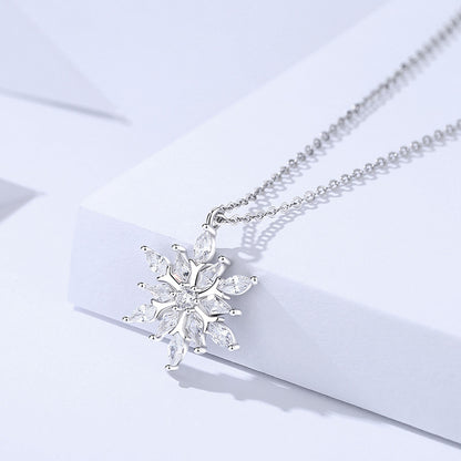 Dapaza S925 Sterling Silver Zircon Snowflake Necklace