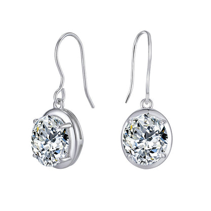 Minimalist, Niche-design Oval Stud Earrings with A Dazzling Sparkle. Effortlessly Chic, These Understated Earrings Exude A Sophisticated and Modern Vibe