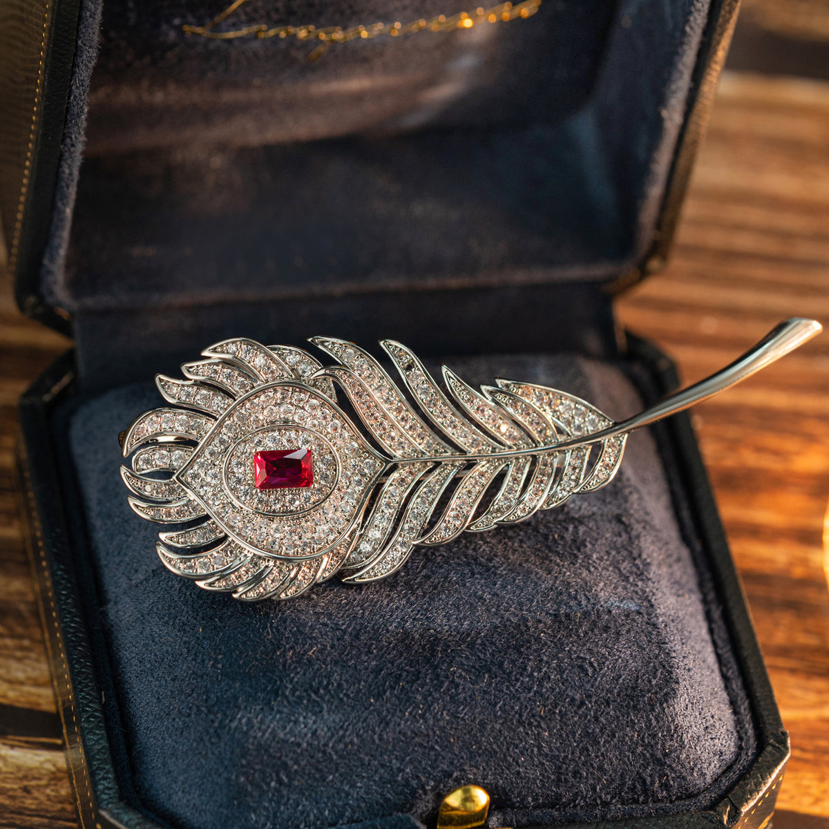 Feather Brooch, Diamond-encrusted Hepburn Fashion Personalized Clothing Accessories