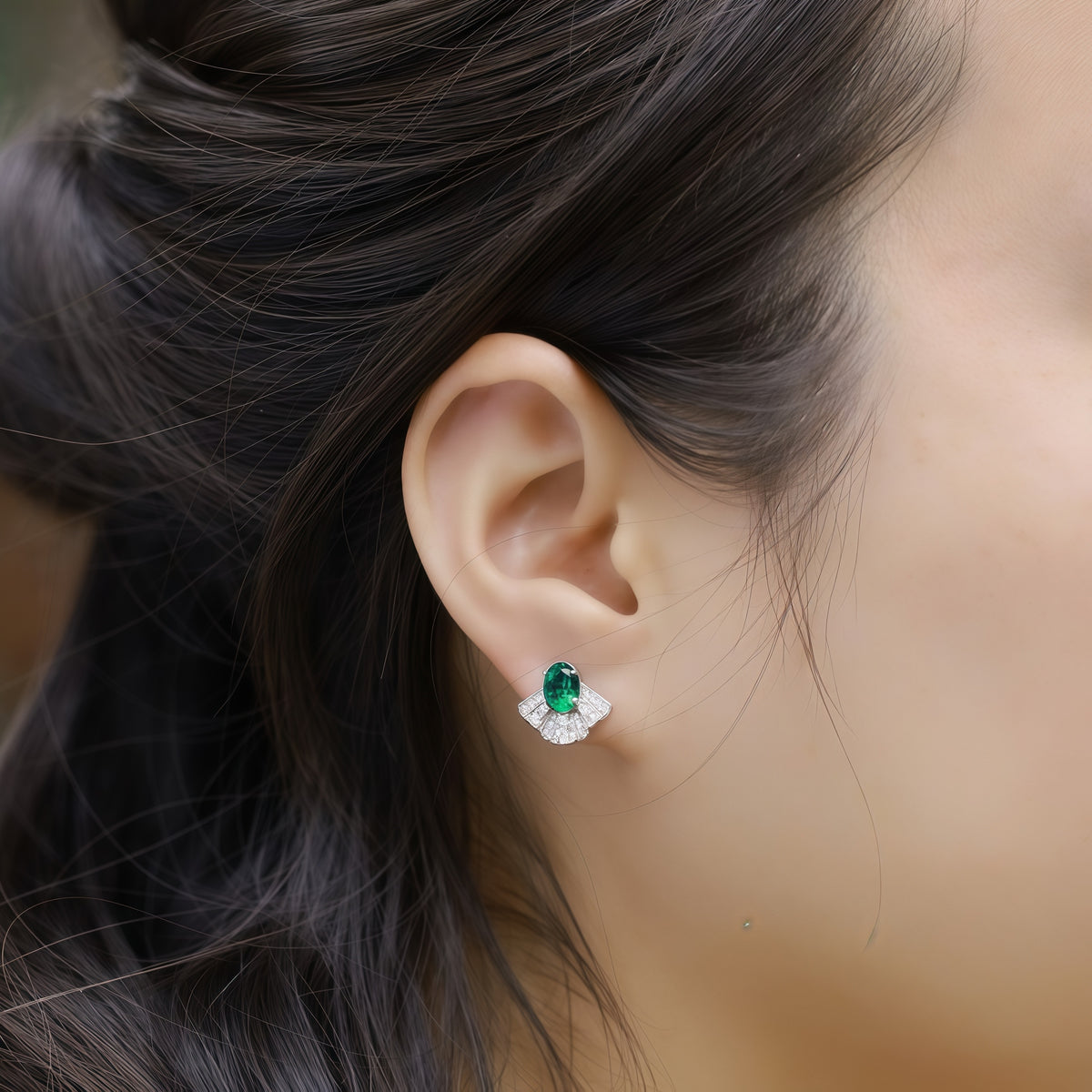 Lab-Grown Emerald Geometric Stud Earrings - 925 Silver - Dapaza