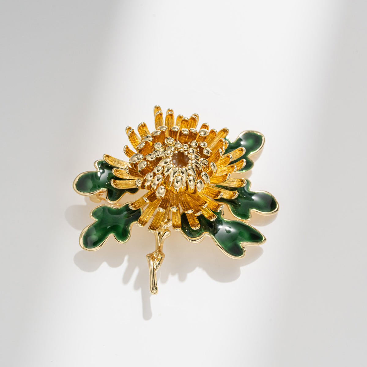 Elegant Chrysanthemum Brooch – Floral Jewelry Pin for Coats & Dresses