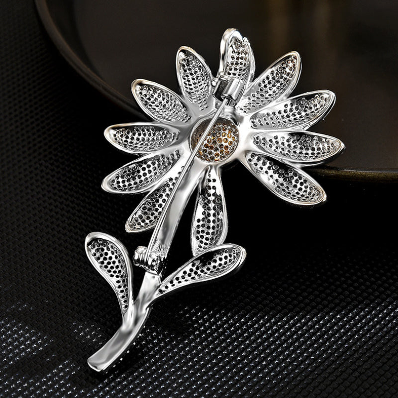Dapaza Versatile Daisy Brooch Corsage